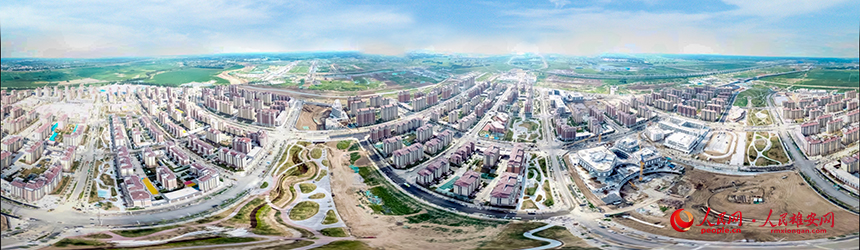 雄東片區(qū)A單元安置房及配套設(shè)施項(xiàng)目全景圖。人民網(wǎng) 宋燁文攝