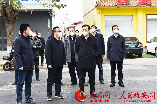 張國(guó)華調(diào)研容城縣疫情防控工作。劉向陽(yáng)攝