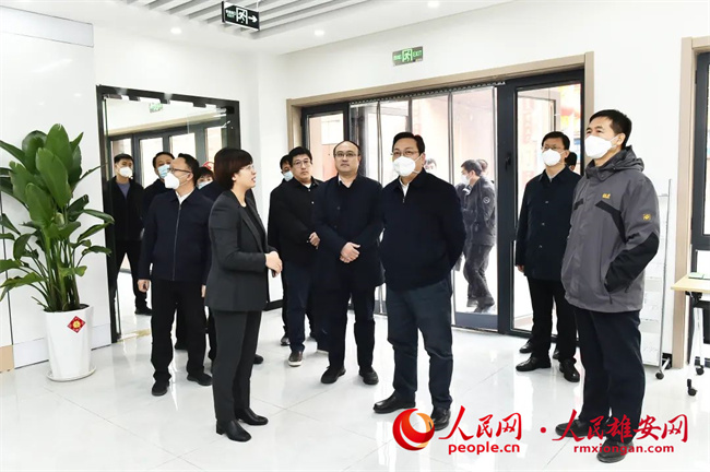 張國華調研容東片區市場化住宅項目和社區公服設施情況。劉向陽攝
