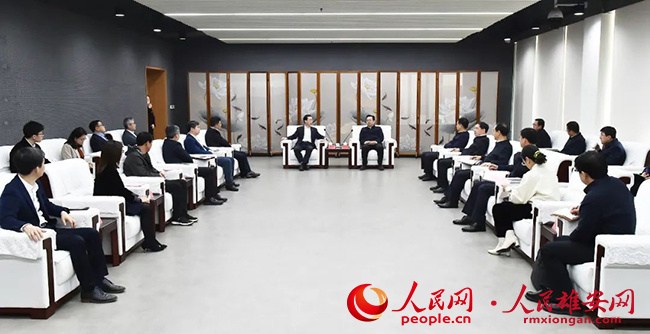 張國華與同濟(jì)大學(xué)校長鄭慶華一行舉行工作座談并出席簽約儀式。劉向陽攝