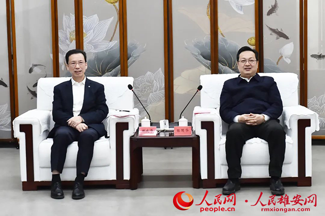 張國華與同濟(jì)大學(xué)校長鄭慶華一行舉行工作座談并出席簽約儀式。劉向陽攝