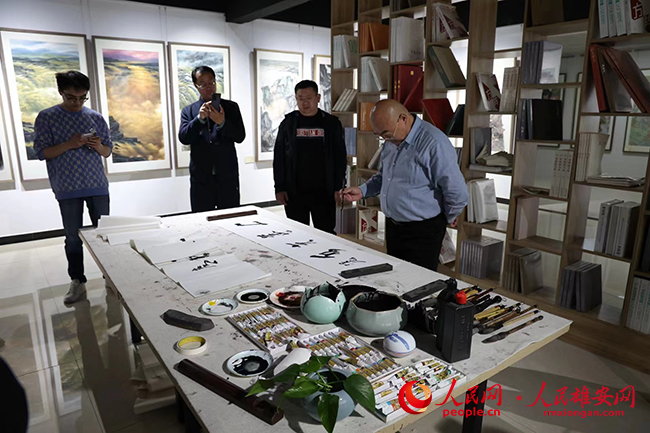 南開大學藝術與美學研究院副院長，教授，博導，現場創作，題字。2650