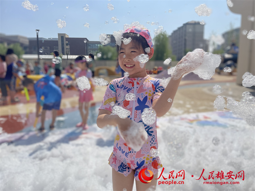 圖為“泡泡狂歡”。雄安容和悅容幼兒園供圖